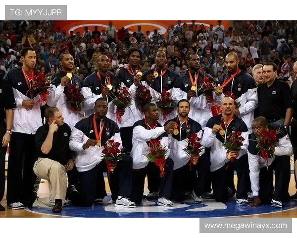 西蒙妮·曼努埃尔领衔美国队强势夺冠 4x100米混合泳接力再创佳绩